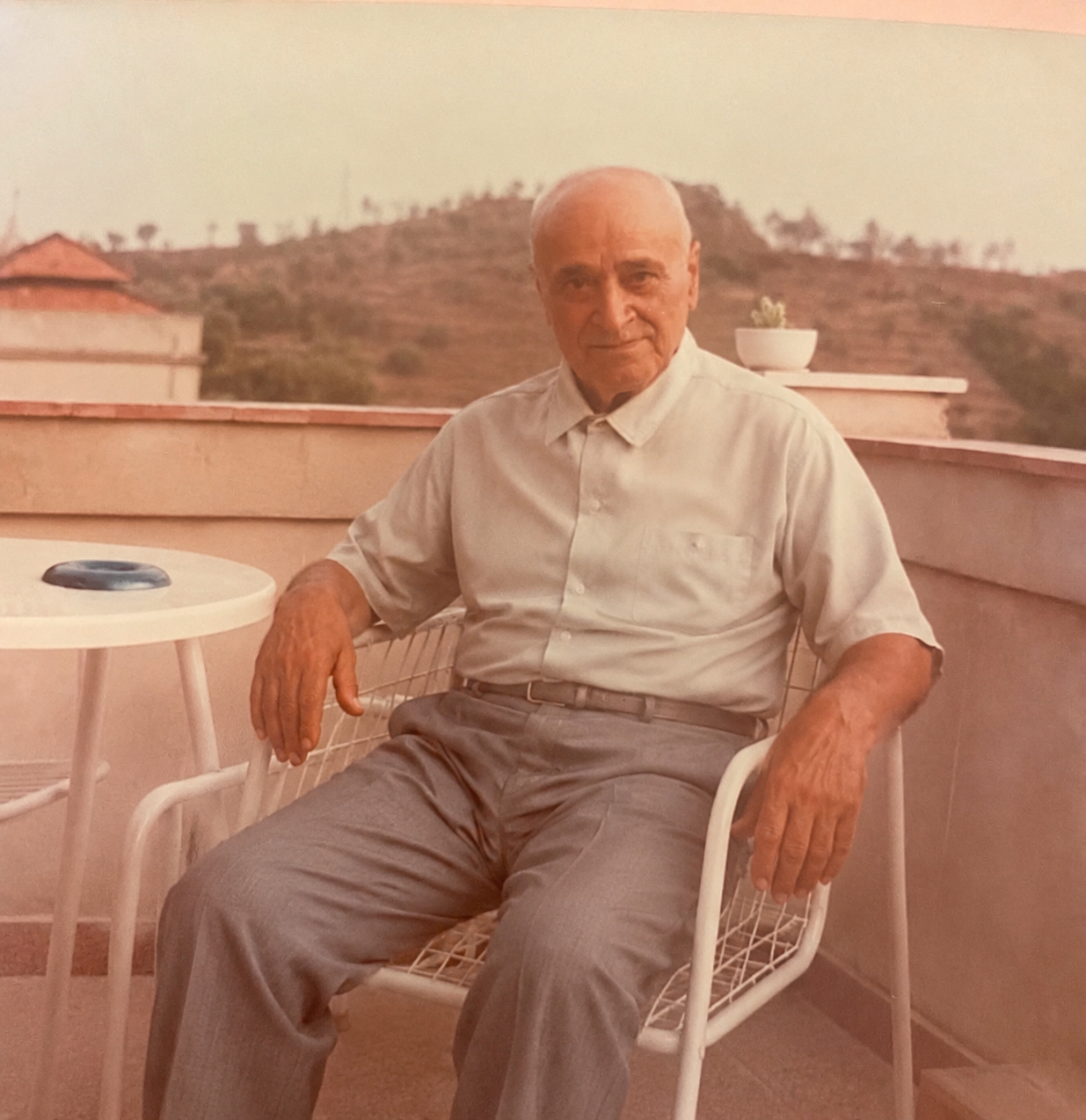 Ritratto dello zio Salvatore seduto in terrazza